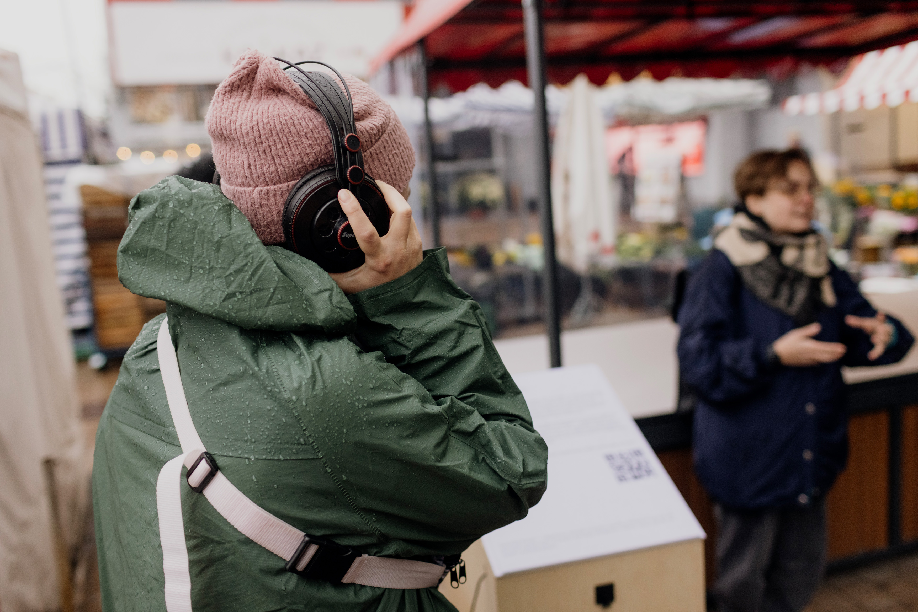 Głosy Grochowa → instalacja dźwiękowa na Bazarze Szembeka