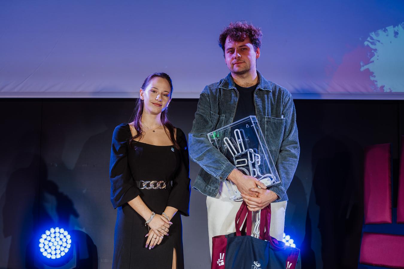 Dorian W. Widawski z naszego zespołu z Nagrodą im. Tadeusza Mazowieckiego