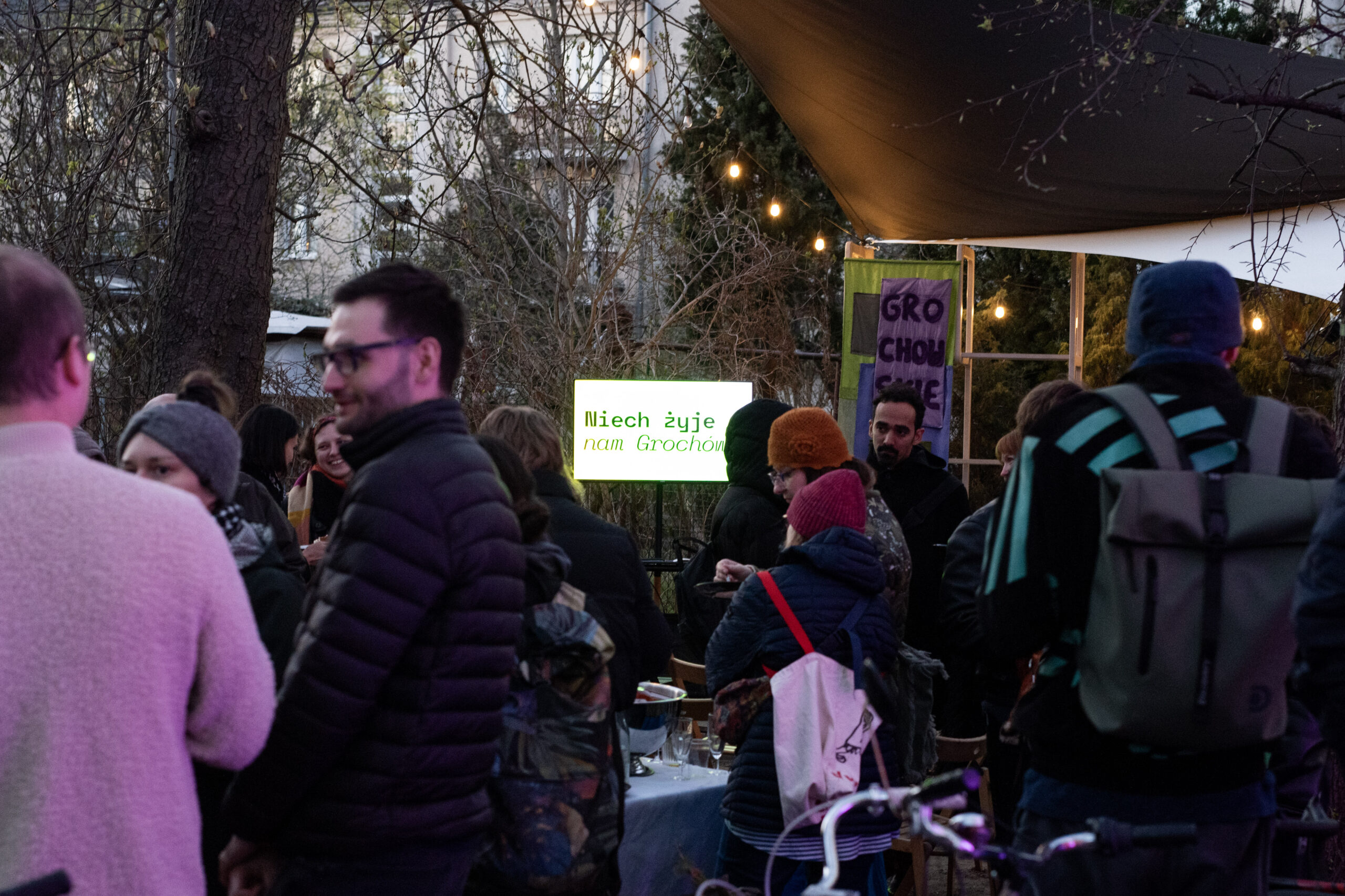 Warsztaty makatkowe o historii feminizmu, sztuki i pracy