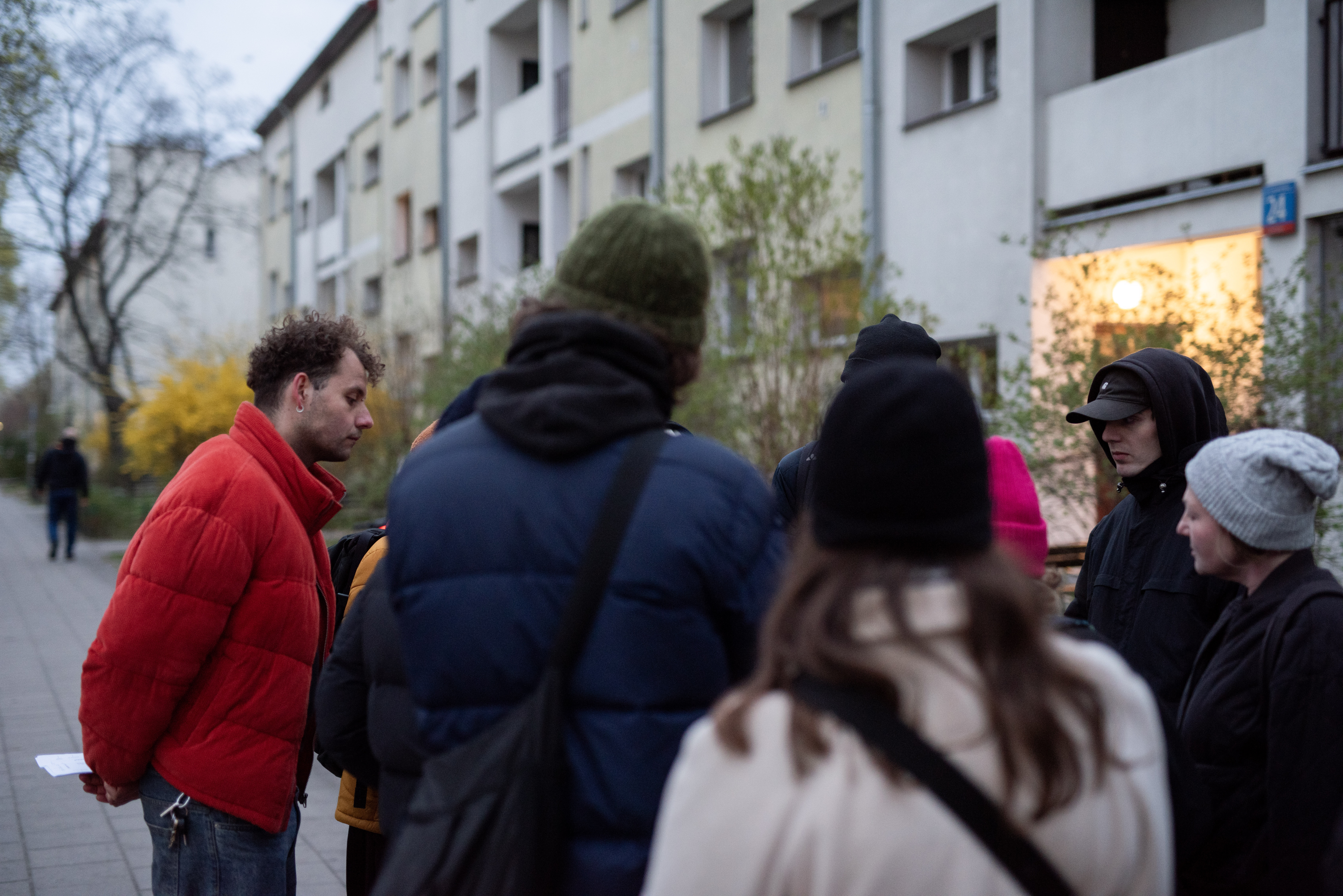 Wyciszenie wewnętrznego szumu → warsztat z Edką Jarząb o pracy z głosem i głębokim słuchaniem